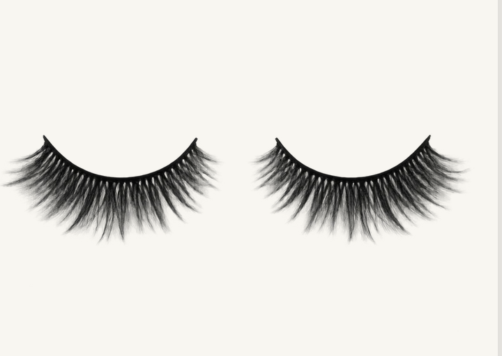 TRACI Soft-to-Statement Faux Lashes, unboxed pair