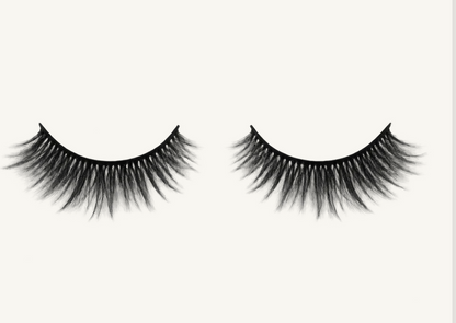 TRACI Soft-to-Statement Faux Lashes, unboxed pair